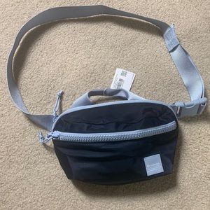 Lululemon 2.5L All Day Essentials Belt Bag, NWT
